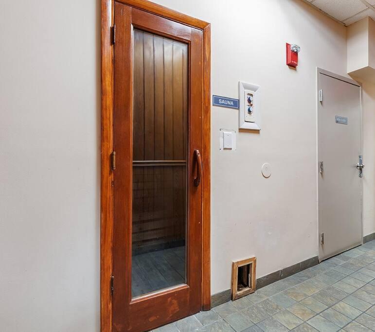 Cabana Palms - Oceanfront Renovated King Bed Sauna 默特尔比奇 外观 照片